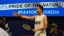 Pebulutangkis Indonesia, Sony Dwi Kuncoro usai melawan pemain Jepang Kazumasa Sakai di kualifikasi Indonesia Open 2017 di Jakarta Convention Centre, Senin (12/6). Sony kalah 13-21, 16-21. (Liputan6.com/Helmi Fithriansyah)