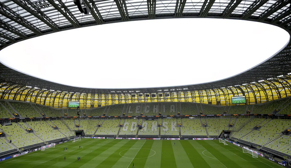 Stadion kebanggaan masyarakat Polandia ini dibangun pada 2008 dan selesai pada pertengahan 2011 dengan tujuan sebagai salah satu venue gelaran Piala Eropa 2012. (AP /Michael Sohn)