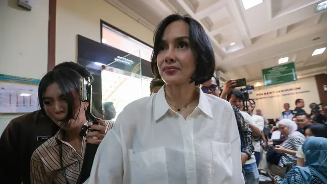 Sara Wijayanto di Pengadilan Agama Jakarta Selatan, Kamis (24/9/2026) © KapanLagi.com/Budy Santoso