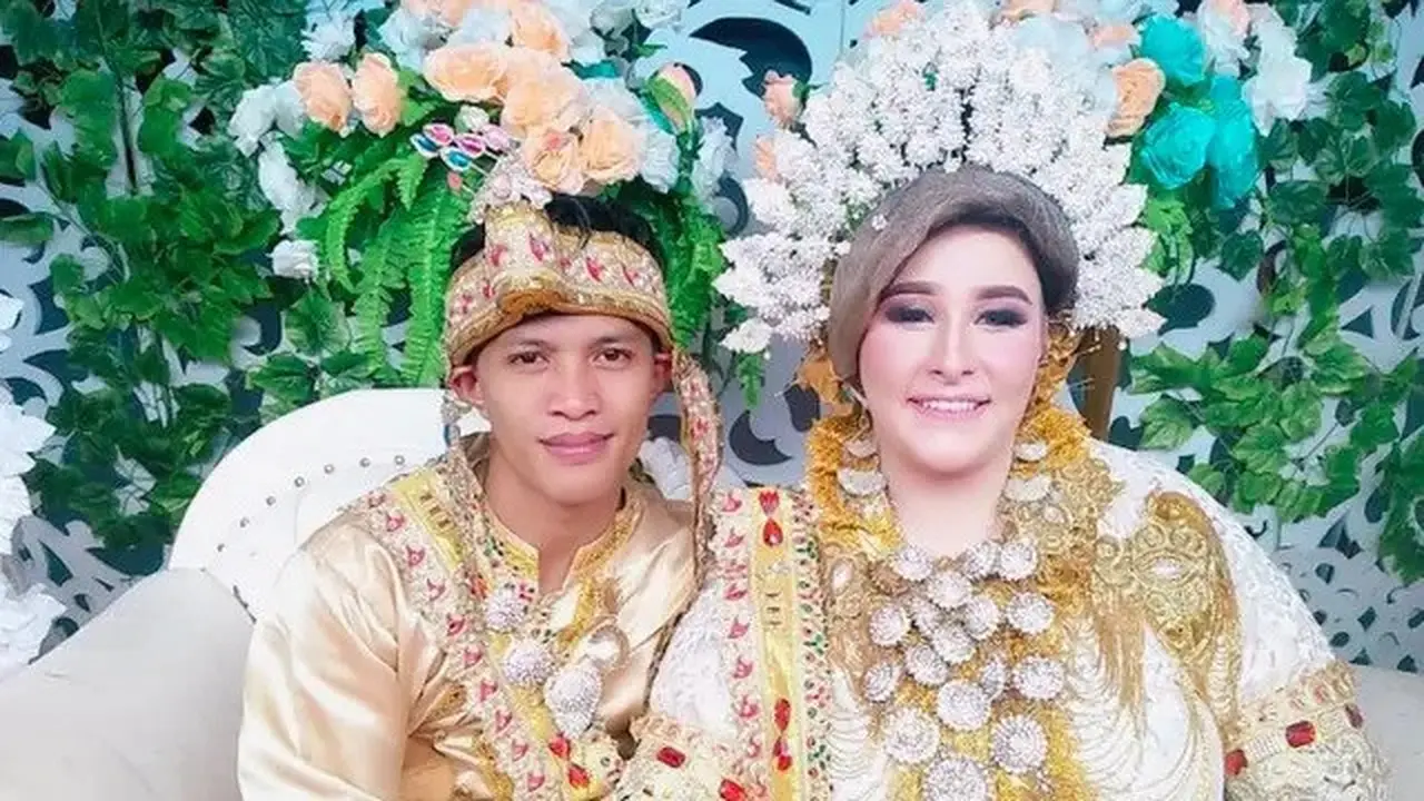6 Potret Terbaru Danielle Rosenberg, Wanita Australia Viral yang Nikahi Pria Mamuju