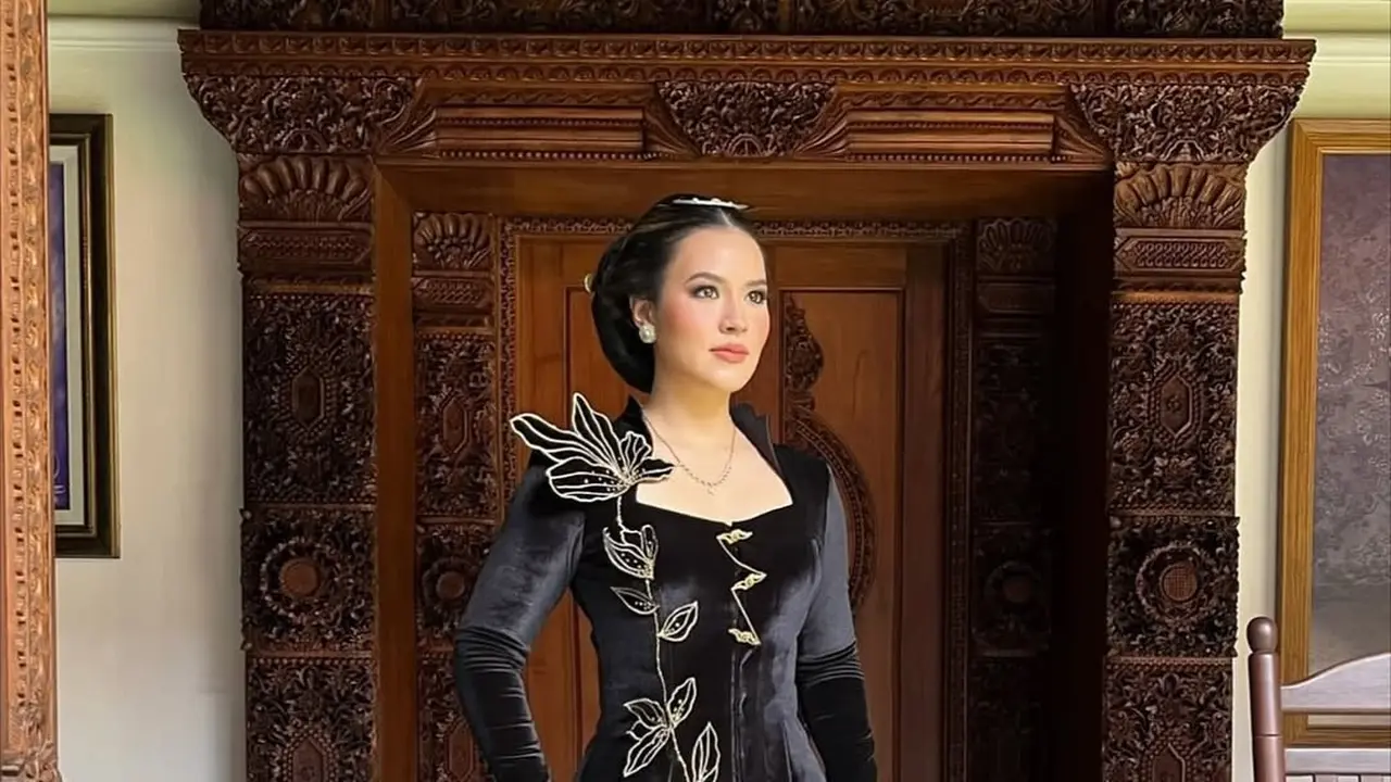 Pesona Ayu Raisa Jadi Perempuan Jawa dengan Kebaya Beludru di Video Klip Bareng Ahmad Dhani
