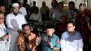 Amien Rais saat memberi keterangan terkait kasus alkes di kediamannya di Jakarta, Jumat (2/6). Amien mengaku siap membeberkan fakta sebenarnya. Dia pun mengaku tidak akan lari dan siap menjawab tuduhan tersebut kepada KPK. (Liputan6.com/Johan Tallo)