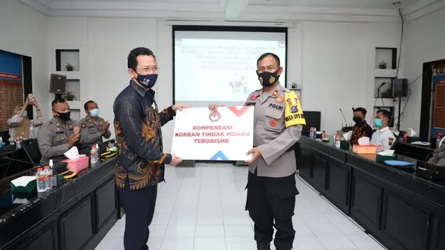 Serahkan bantuan