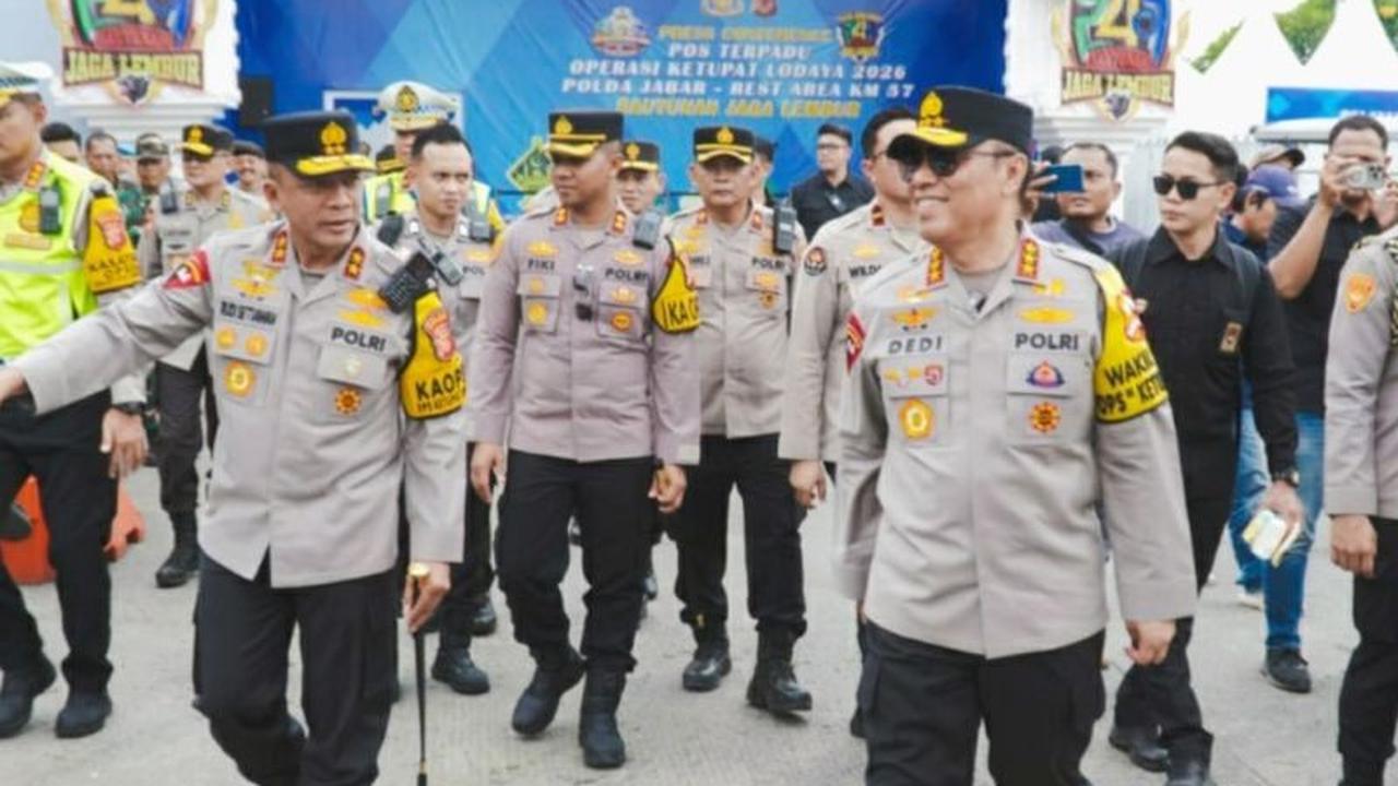 Wakapolri Tinjau Pos Terpadu KM 57 Tol Jakarta-Cikampek, Pastikan Layanan Mudik Optimal