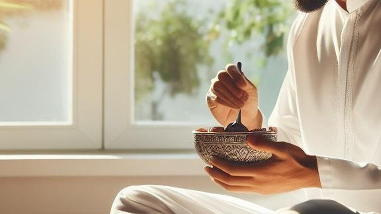 Dengan memperhatikan pilihan makanan yang tepat, Anda dapat menjalani ibadah puasa dengan nyaman dan bugar.