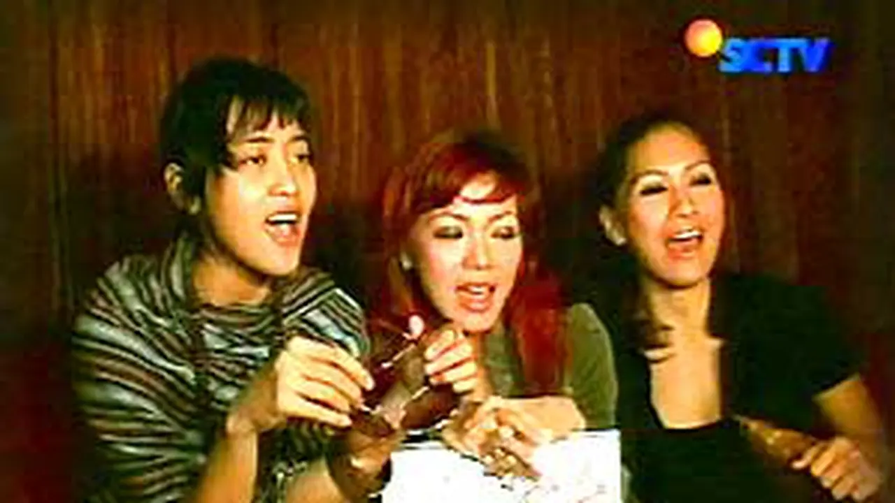 hot071123dewi_logo.jpg