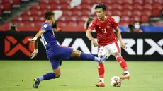 Pratama Arhan - Pelatih Shin Tae-yong telah memastikan bahwa tidak bisa menurunkan bek kiri utama, Pratama Arhan, pada leg pertama final Piala AFF 2020 kontra Thailand. (AP/Suhaimi Abdullah)