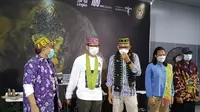 Kementerian Pariwisata dan Ekonomi Kreatif bersama MRT Jakarta berkolaborasi untuk meningkatkan pariwisata ke Labuan Bajo dengan menggelar pertunjukan tarian khas Pulau Komodo, Animal Pop Komodo Di Stasiun MRT Bundaran HI.