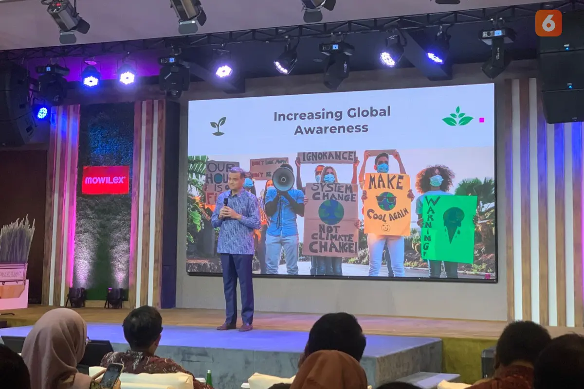 Niko Safavi, President Director, CEO Mowilex Indonesia saat talkshow bertajuk "Beyond Carbon Neutral"