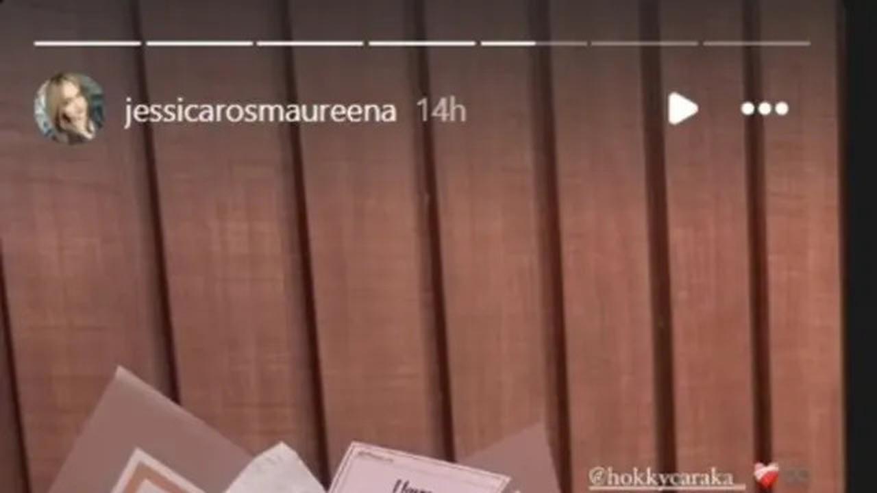 Hokky Caraka Rayakan Anniversary Kedua dengan Pacar Cantiknya, Kirim Bunga karena LDR