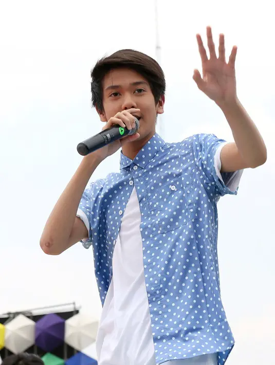 Iqbaal CJR terpaksa batal puasa saat syuting film di bulan Ramadan. (Wimbarsana Kewas/Bintang.com)