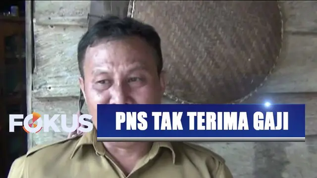 Seorang PNS di Konawe, Sulawesi Tenggara, tak terima gaji selama satu tahun karena dituduh gunakan surat keputusan palsu dalam pengangkatan PNS.