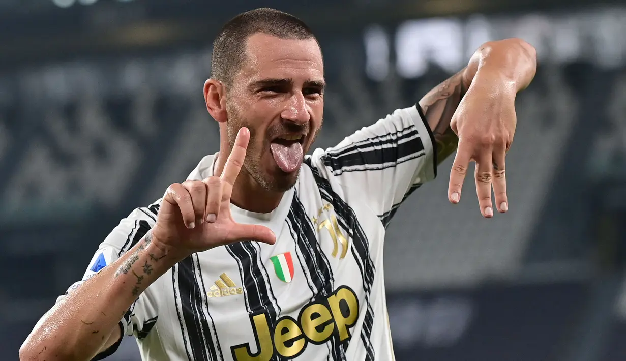 Leonardo Bonucci pernah meninggalkan Juventus pada 2017 lalu menuju AC Milan. Namun tak berselang lama, Ia akhirnya pulang kembali ke pelukan Si Nyonya Tua. Juve tercatat harus merogoh 35 juta euro ditambah Mattia Caldara untuk menebusnya. (AFP/Miguel Medina)