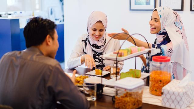 Ilustrasi arti taqabbalallahu minna wa minkum