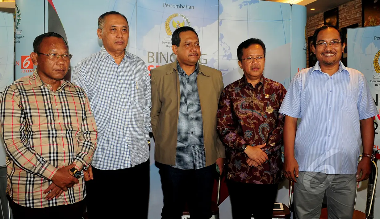Sejumlah pembicara acara Bincang Senator 'ISIS dan Upaya Deradikalisme' bersama Liputan6.com berfoto seusai diskusi, Jakarta, Minggu (22/3/2015). (Liputan6.com/Yoppy Renato)