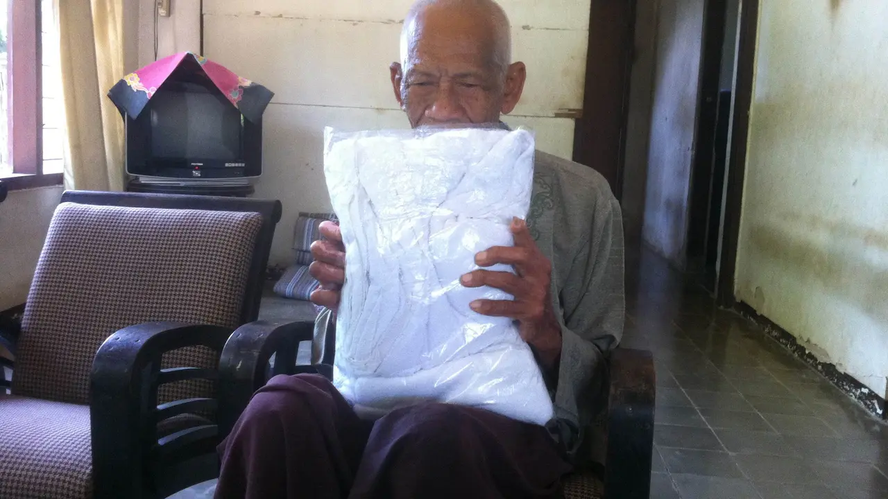 Kakek Ambari, Cirebon