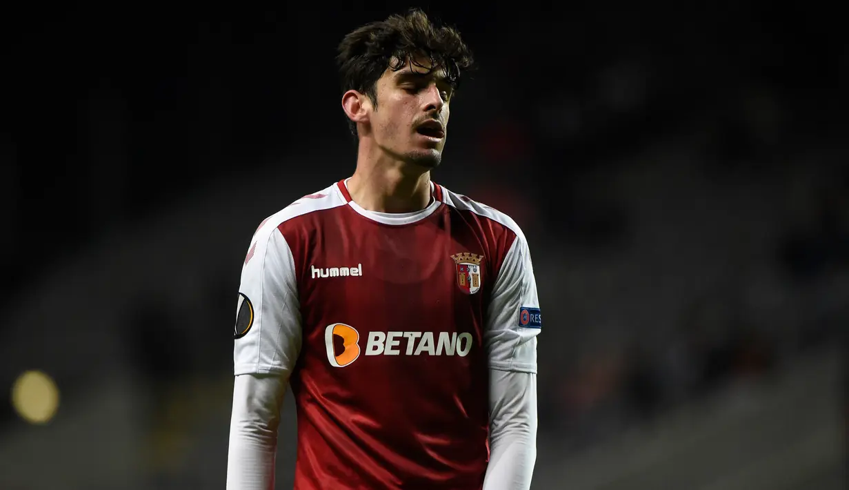 3. Francisco Trincao (Barcelona) - Penampilannya hebatnya bersama Braga membuat Trincao mendapatkan perbandingan langsung dengan Ronaldo. Pemain berusia 20 tahun ini dinilai mempunyai kemampuan untuk mengeksploitasi ruang dan keterampilan menggiring bola yang sama dengan Ronaldo. (AFP/Miguel Riopa)
