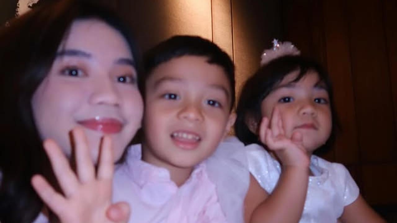 Kompaknya 2 Putri Haldy Sabri Foto Bareng Anak-Anak Irish Bella, Pose Gemas dengan Adik Sambung