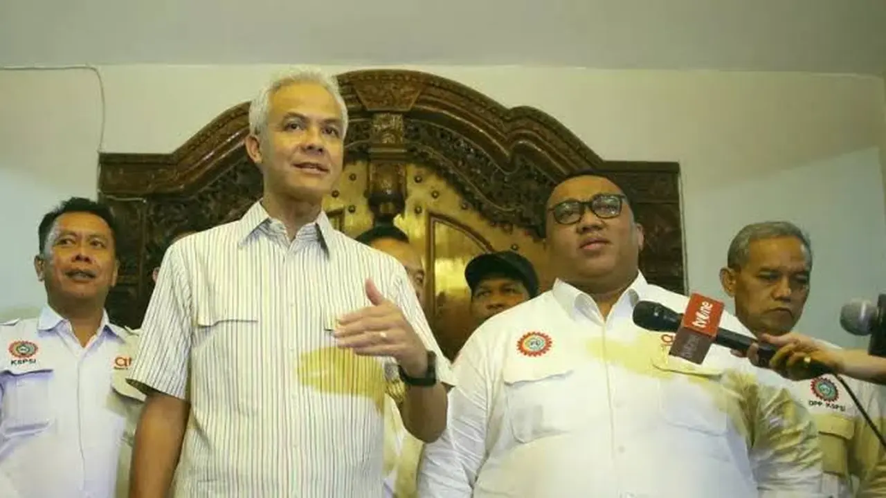 Ketua Umum Relawan Buruh Sahabat Jokowi Andi Gani Nena Wea bersama Bakal Calon Presiden Ganjar Pranowo. (Istimewa)