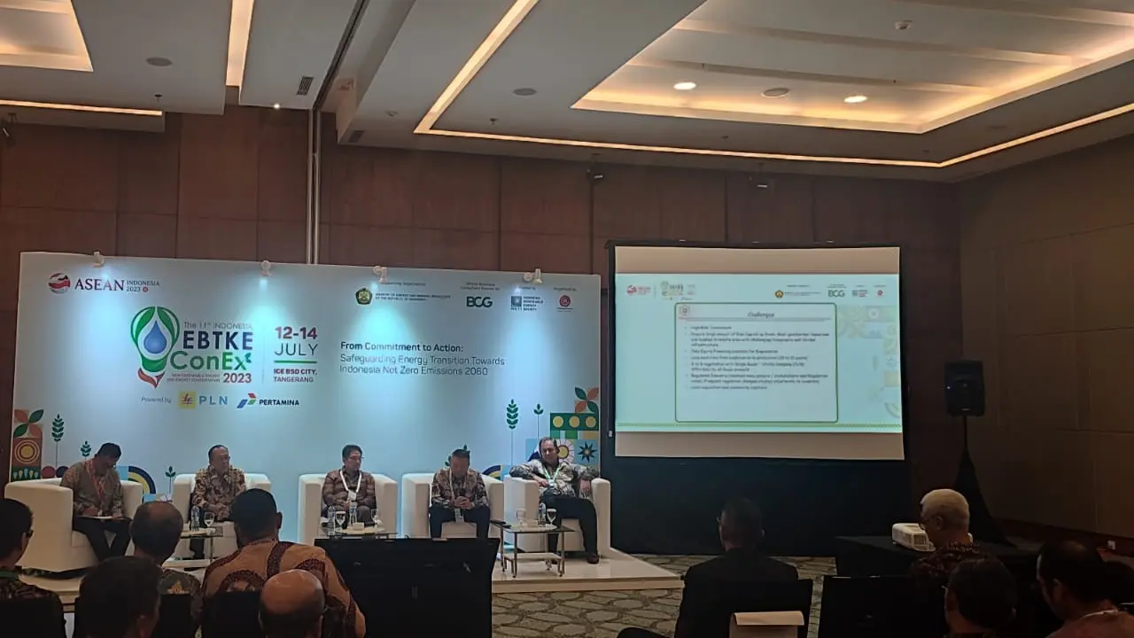 Direktur Utama PT Pertamina Geothermal Energy Tbk Julfi Hadi dalam gelaran Indonesia EBTKE Conference and Exhibition (ConEx) 2023, Kamis (13/7/2023).
