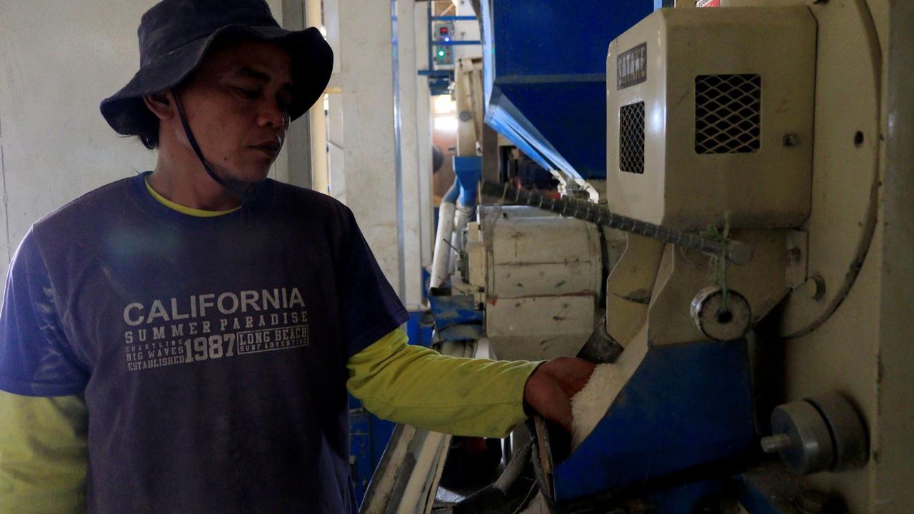 Penggilingan padi di Bekasi manfaatkan program Electrifying Agriculture PLN