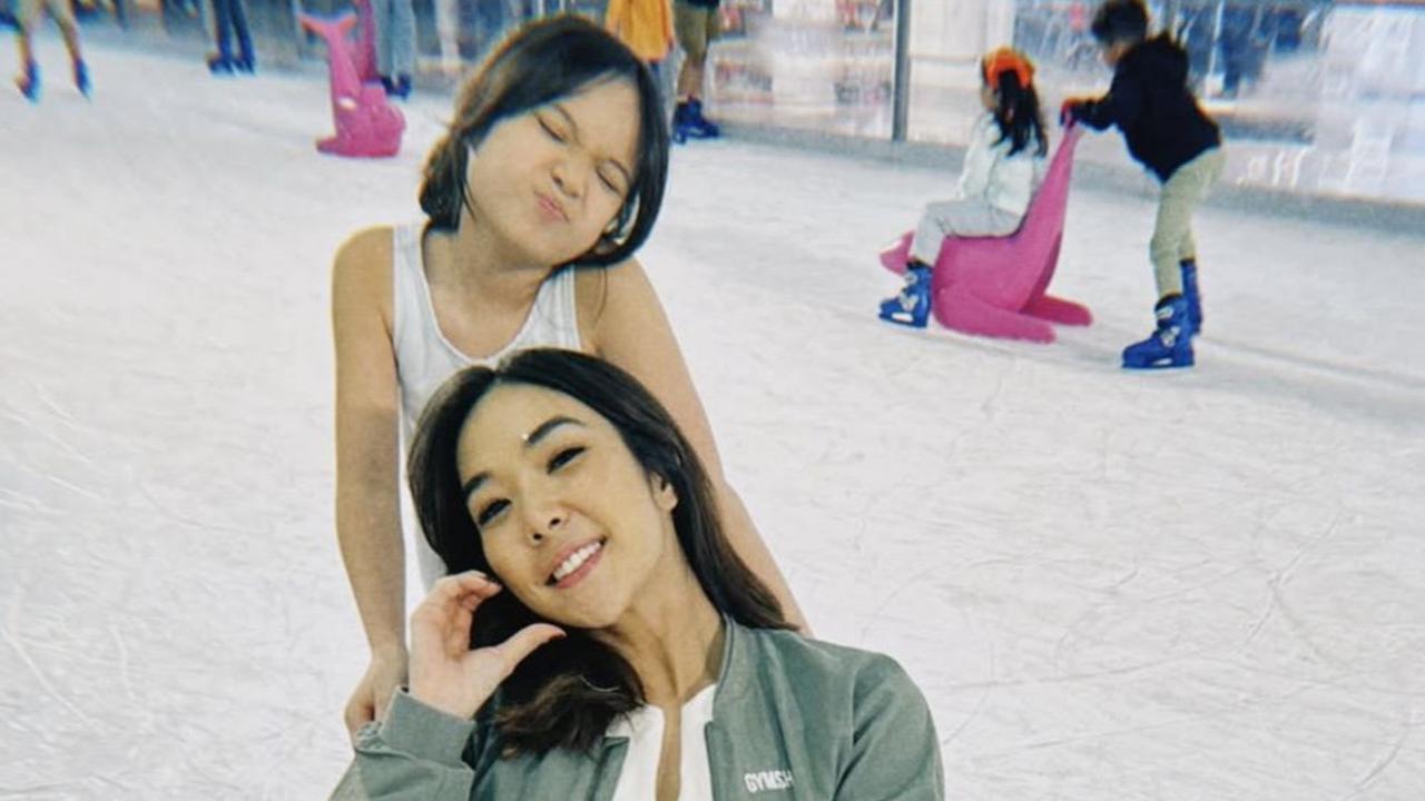 Gisel dan Gempi Tampil Kompak Penuh Keseruan Saat Ice Skating Bareng, Curi Perhatian
