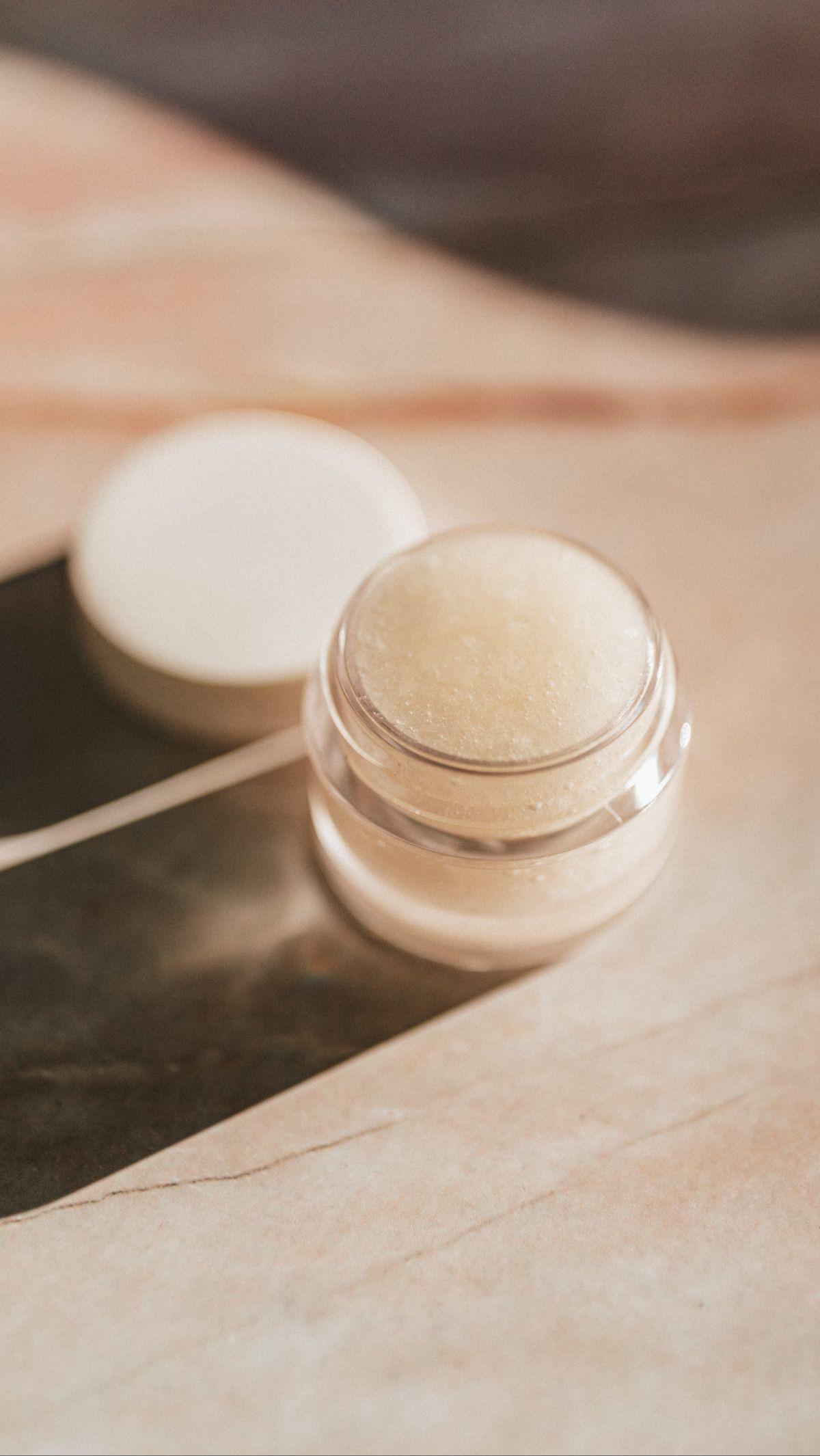 <b>Gunakan Pelembap</b>