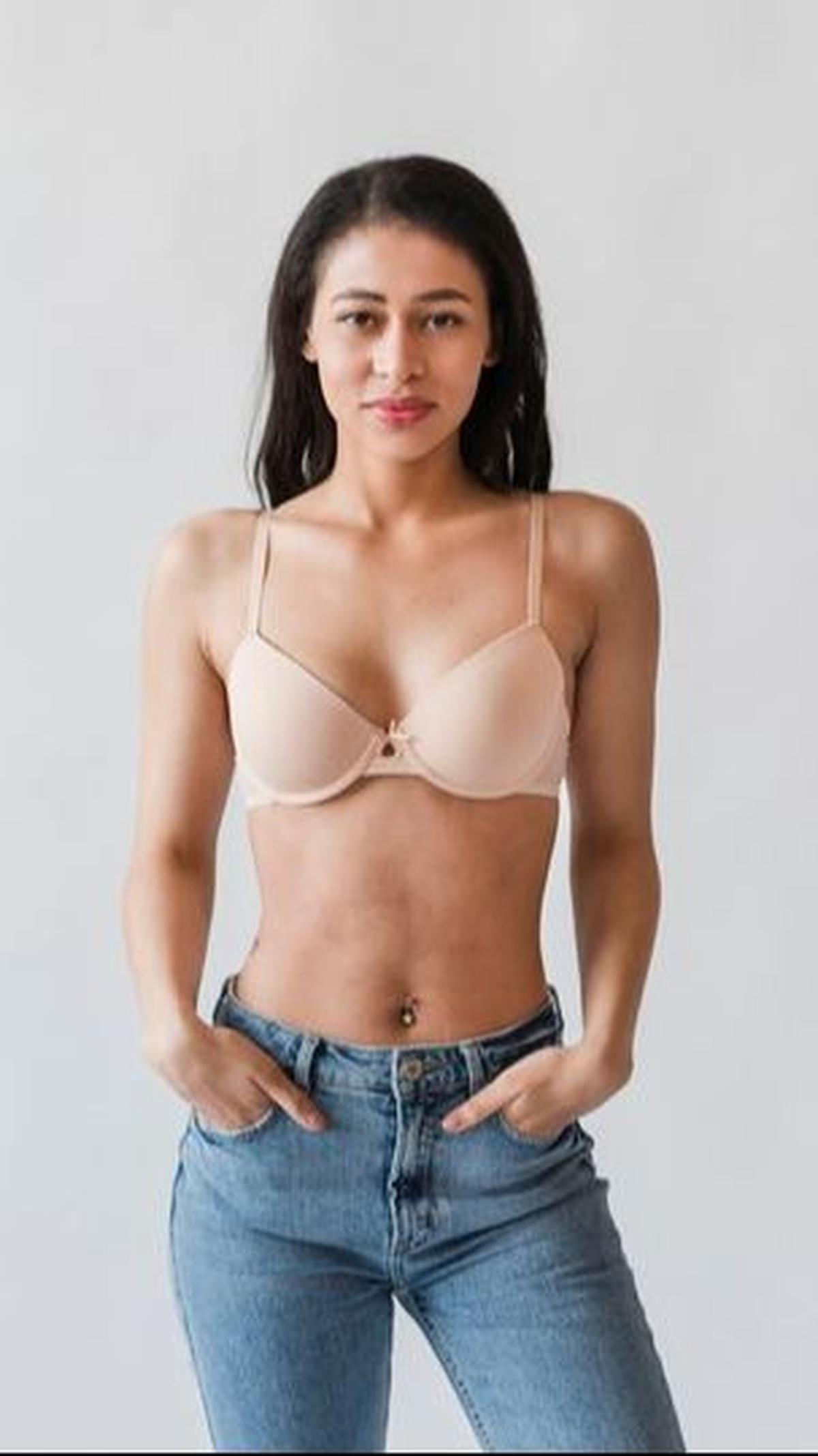 1. Demi Cup Bra: Untuk Payudara Kecil