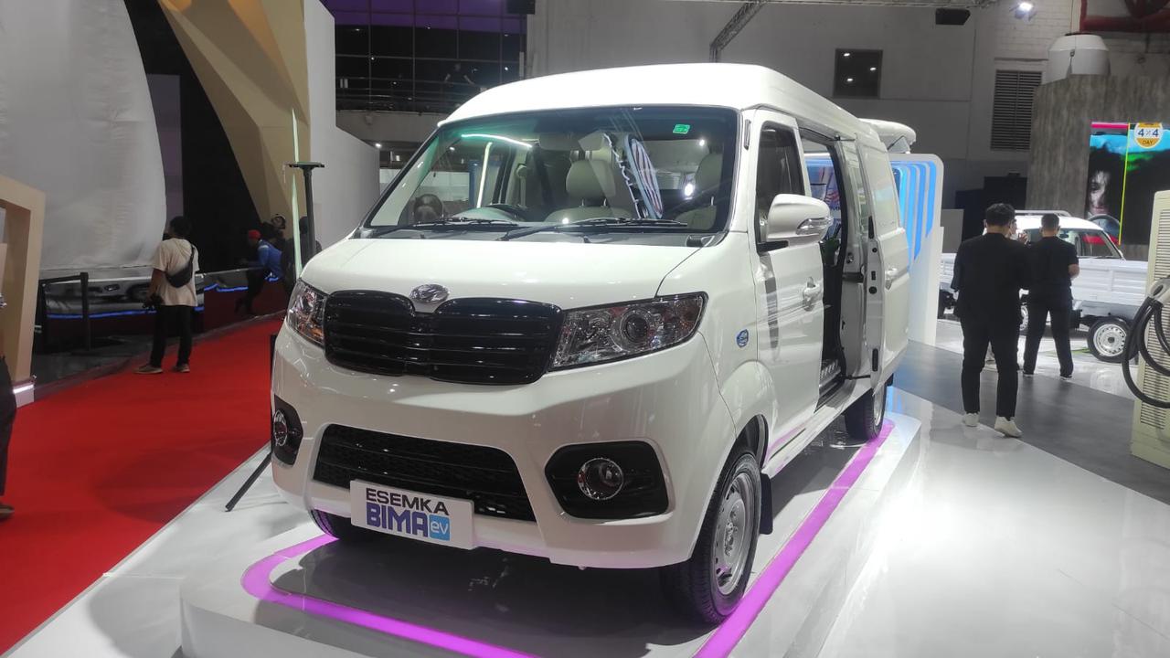 Mobil Listrik Esemka Bima di Pameran IIMS 2023 (Arief/Liputan6.com)