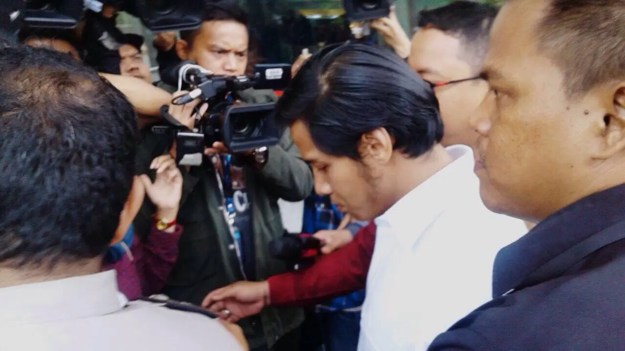 Putra Setya Novanto, Rheza Herwindo, datangi KPK (Liputan6.com/Lizsa Egeham)