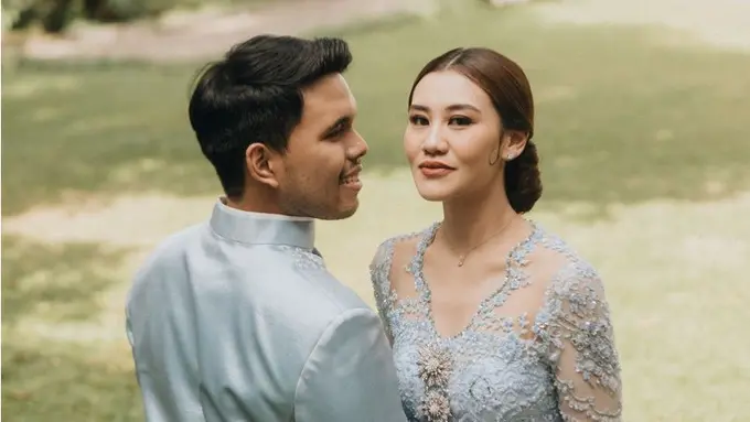 Aaliyah Massaid telah membagikan box untuk para bridesmaid