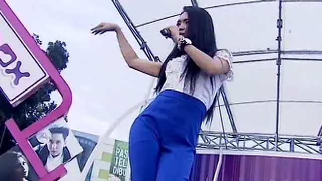 Wika Salim membawakan lagu Pacar Mana Pacar dalam acara Inbox SCTV (16/06/2014)