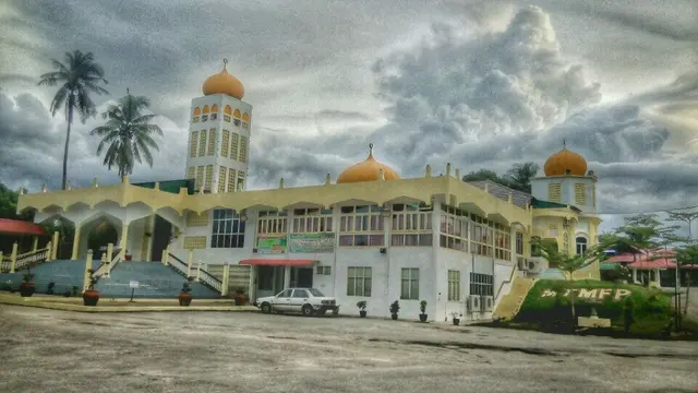 Imam Tarawih Honor Fantastis