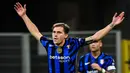 Pada menit ke-10, Inter Milan menambah gol melalui aksi Nicolo Barella. (Piero CRUCIATTI/AFP)