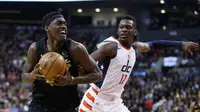 Aksi Pascal Siakam menerobos pertahanan lawan saat Raptors mengalahkan Wizards (AP)