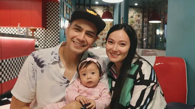 [Fimela] Asmirandah dan Jonas Rivanno