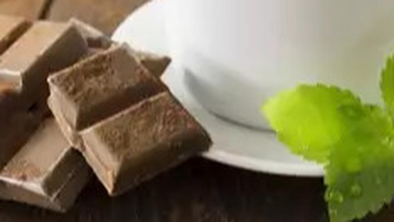 8 Resep Minuman Cokelat Hangat & Dingin Kekinian, Rasakan Sensasi Manis yang Lezat