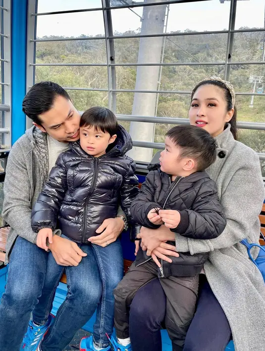 Ultah Sandra Dewi ke-39 (Instagram/sandradewi88)