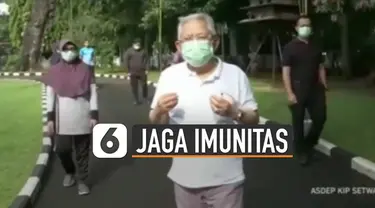 Wabah virus Corona membuat masyarakat saat ini lebih menjaga kesehatan dan kebersihan. Salah satunya Wapres Ma'ruf Amin yang melakukan olahraga untuk menjaga imunitasnya.