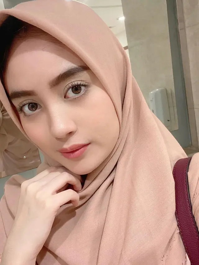 6 Potret Nabilah Ayu Eks JKT48 dalam Balutan Hijab, Bikin Pangling