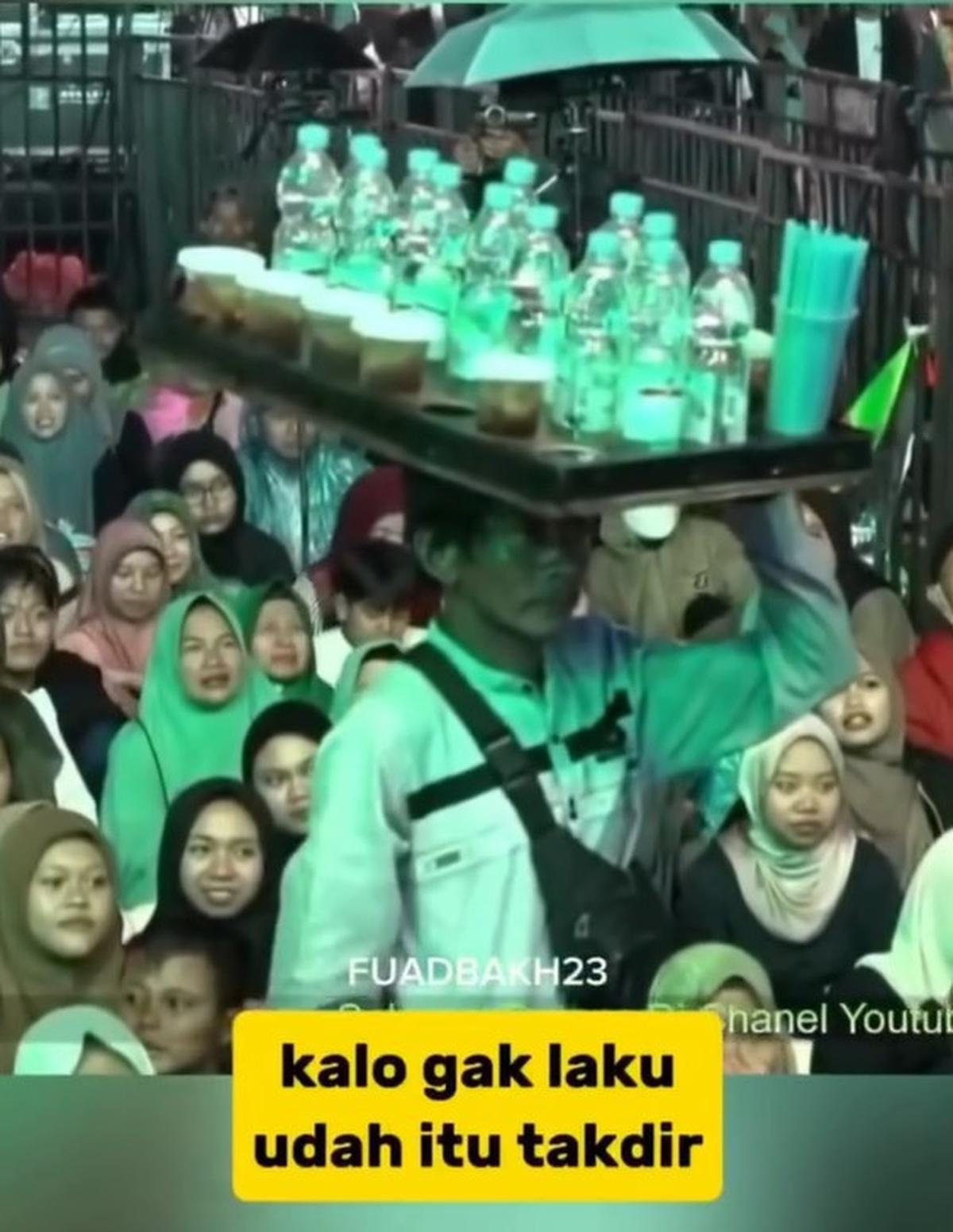 Dennis Lim Sikapi Gus Miftah yang Hina Penjual Es Teh, Sebut Mulut Bagai Teko - Jika Diisi Comberan Keluarnya Comberan