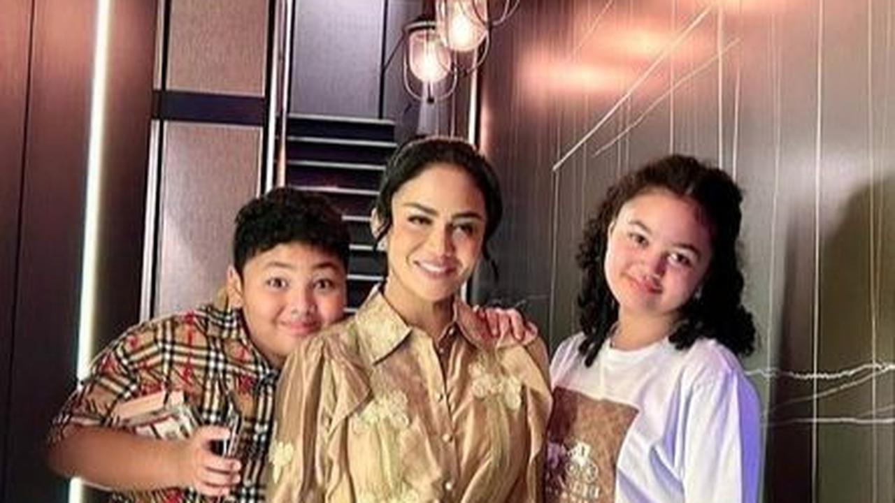 Momen Kris Dayanti saat Hadiri Acara Sekolah Putranya, Bikin Bangga Melihat Kellen Lancar Berbahasa Inggris