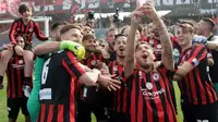 Para pemain Foggia merayakan kegembiraan usai promosi ke Serie B. (lastampa.it)