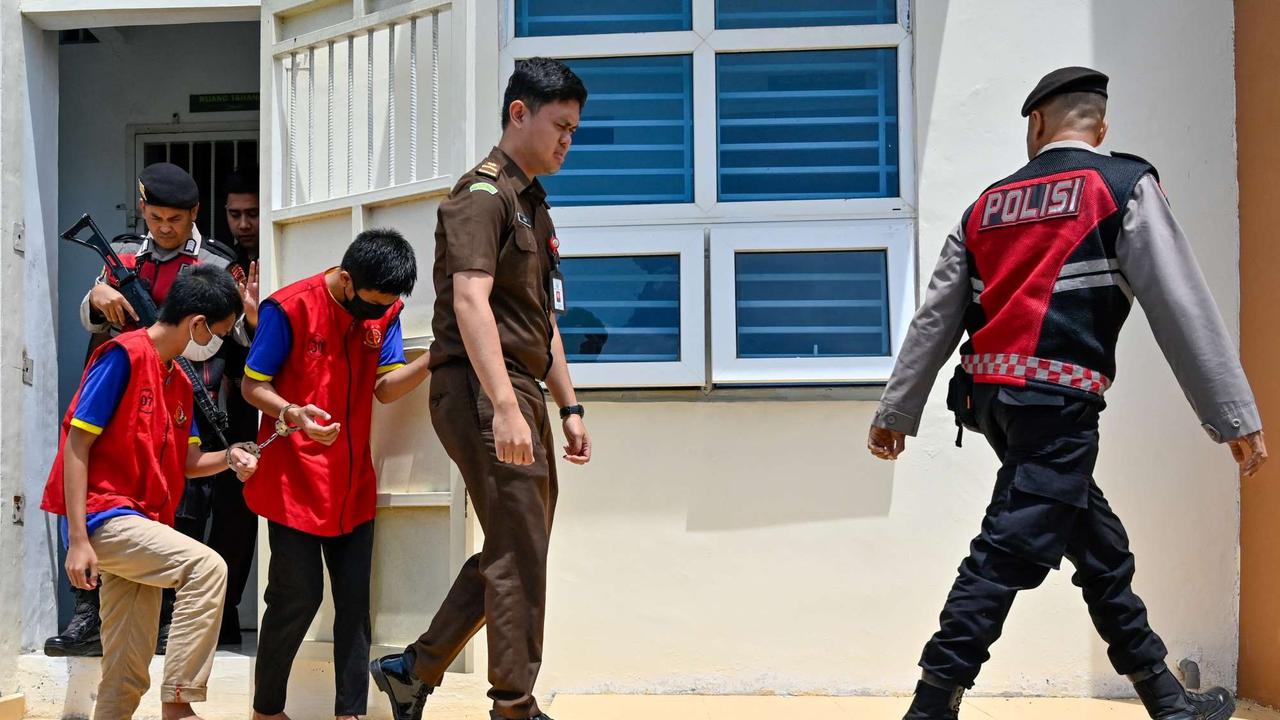 Pasangan gay di Aceh dijatuhi hukuman cambuk
