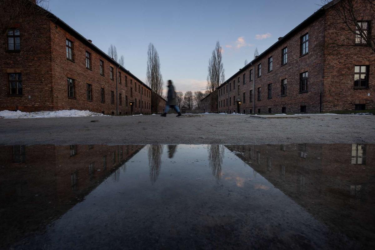 Tembok Kematian Saksi Bisu Kekejaman Nazi Eksekusi Korban Holocaust di Kamp Konsentrasi Auschwitz Polandia