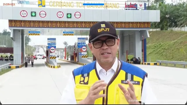 Kepala Badan Pengatur Jalan Tol (BPJT) Danang Parkesit dalam peresmian jalan tol ruas Pekanbaru-Padang seksi Pekanbaru-Bangkinan, di Kabupaten Kampar, Provinsi Riau.
