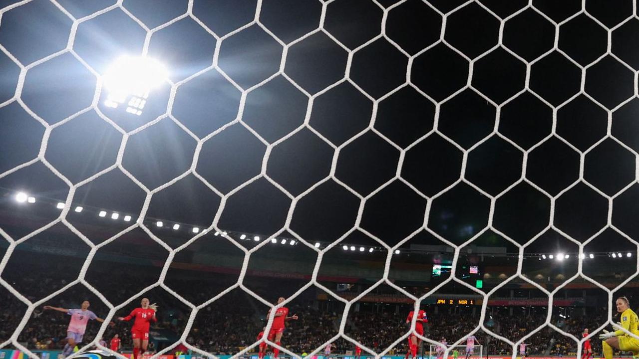 Gol Gelandang Jepang Hinata Miyazawa yang sukses menembus gawang Norwegia. 

Gol ini merupakan yang ketiga timnya selama pertandingan sepak bola babak 16 besar Piala Dunia Wanita 2023 di Wellington Regional Stadium di Wellington.