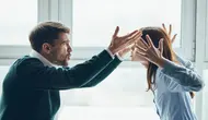 Jangan Cuma Lihat Cara Pasangan Memperlakukan saat Jatuh Cinta