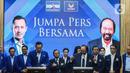 Ketua Umum Partai Demokrat Agus Harimurti Yudhoyono (AHY) dan dengan Ketua Umum Partai NasDem Surya Paloh melakukan jumpa pers di DPP Partai Demokrat, Jakarta, Rabu (22/2/2023). Dalam pertemuan tertutup tersebut, AHY menyampaikan harapannya terhadap Koalisi Perubahan dan memastikan Koalisi Perubahan saat ini sudah berada pada tahap finalisasi. (Liputan6.com/Faizal Fanani)
