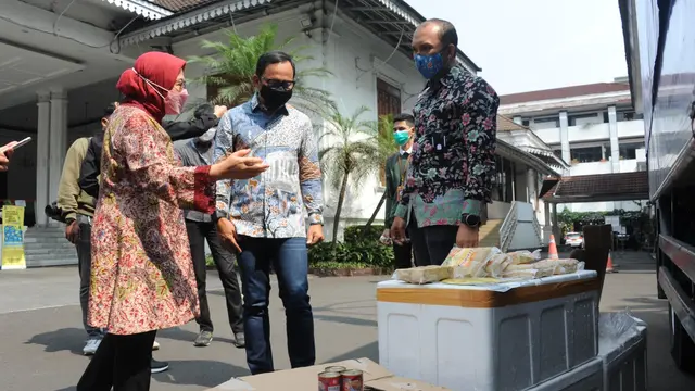 KKP Salurkan Bantuan 1 Ton Ikan untuk Warga Isoman dan Terdampak Covid-19 di Bogor